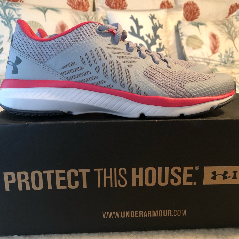 Under Armour Woman’s Training shoes 9